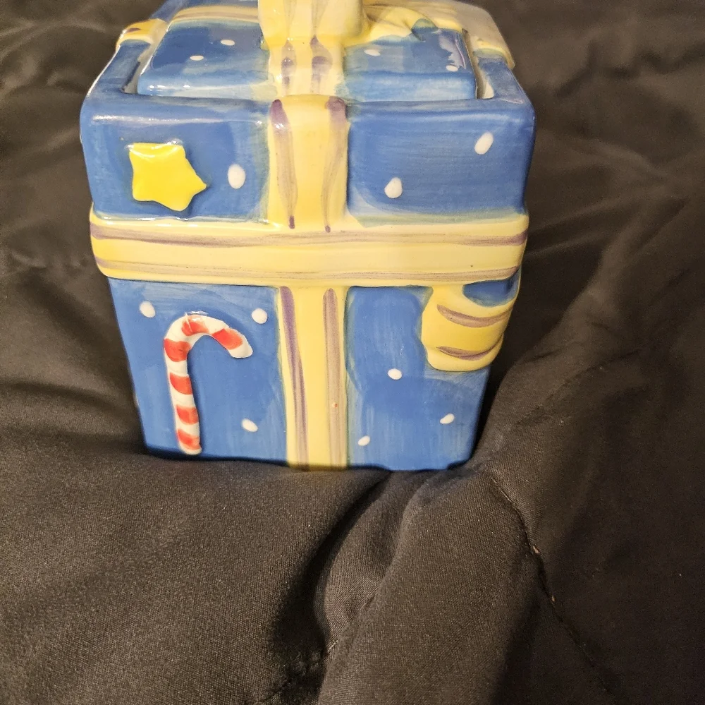 Vintage‎ Ceramic Decoration Christmas Candles (1 missing The Top)